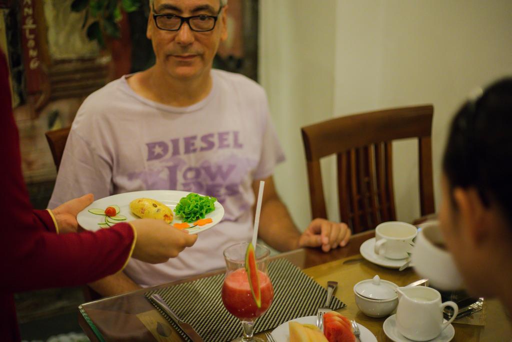 Eliana Ruby Hotel & Travel Hanoi Bagian luar foto